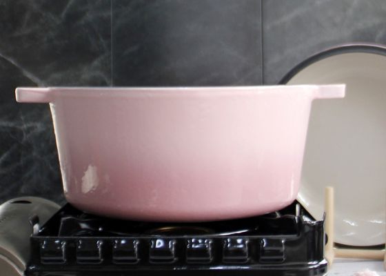 O rosa esmaltou o ferro fundido pre temperado Pan Lid And Dutch Oven 2 em 1