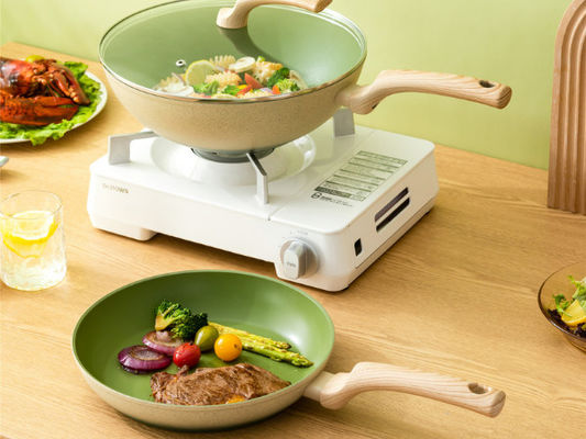 Cookware de alumínio durável do frigideira do ferro fundido 4Piece ajustado com as tampas de vidro moderadas