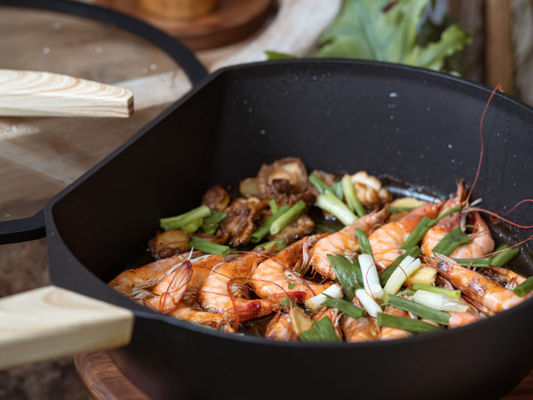 Frigideira de alumínio 8Inch não da vara versátil para a indução Cooktops