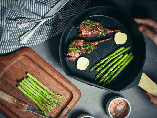 Frigideira de alumínio 8Inch não da vara versátil para a indução Cooktops