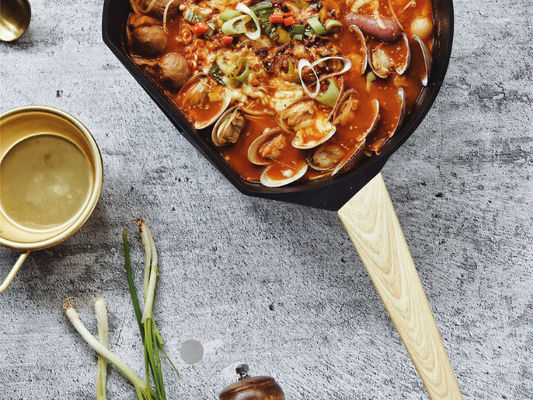 Vara de fritura de alumínio superior de 10Inch Pan With Detachable Handle Black não