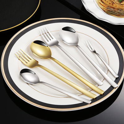 A cutelaria versátil superior ajustou o uso feito sob encomenda de aço inoxidável da cozinha 304